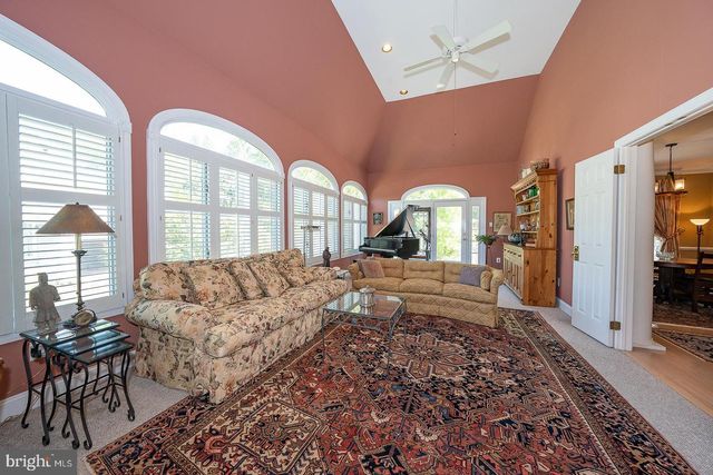 1421 RADBILL CIR, Berwyn, PA 19312