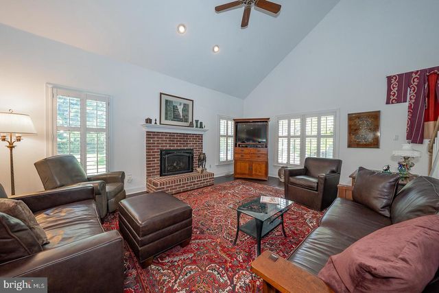 1421 RADBILL CIR, Berwyn, PA 19312