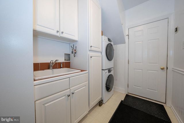 1421 RADBILL CIR, Berwyn, PA 19312