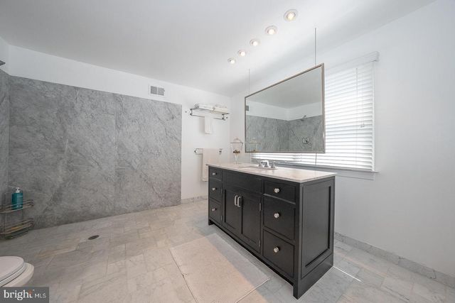 1421 RADBILL CIR, Berwyn, PA 19312