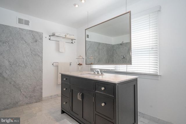 1421 RADBILL CIR, Berwyn, PA 19312