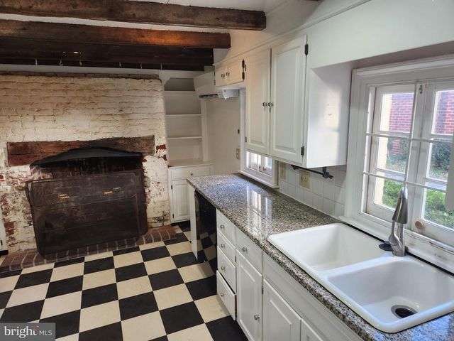 316 PRINCESS ANNE ST, Fredericksburg, VA 22401