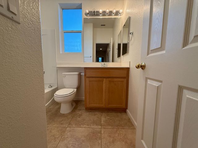 301 Unity Cir, Sacramento, CA 95833