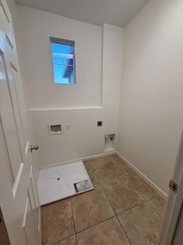 301 Unity Cir, Sacramento, CA 95833