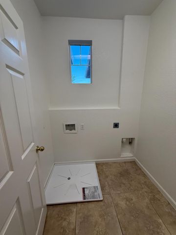 301 Unity Cir, Sacramento, CA 95833