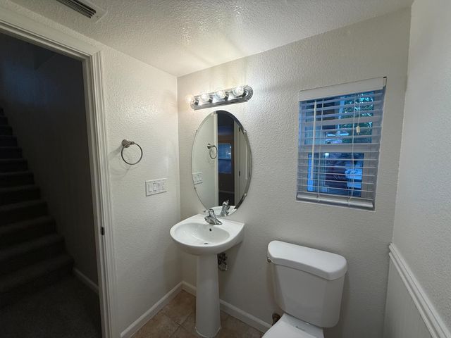 301 Unity Cir, Sacramento, CA 95833