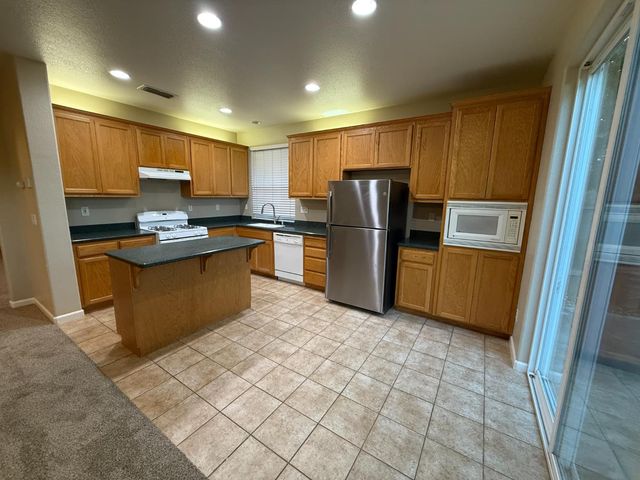 301 Unity Cir, Sacramento, CA 95833