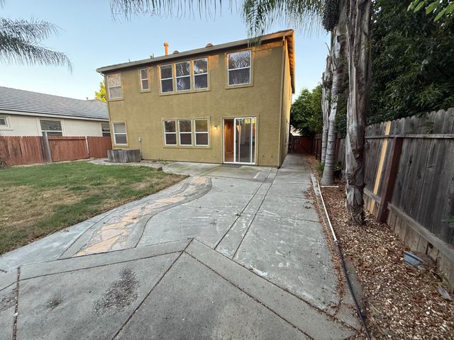 301 Unity Cir, Sacramento, CA 95833