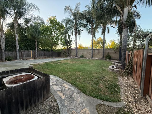 301 Unity Cir, Sacramento, CA 95833