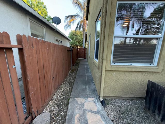 301 Unity Cir, Sacramento, CA 95833