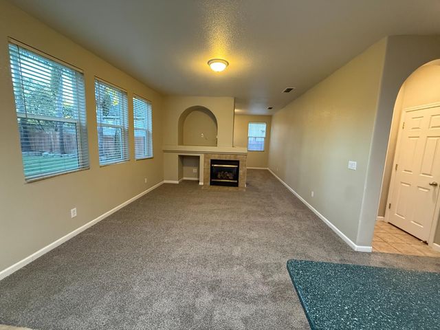 301 Unity Cir, Sacramento, CA 95833