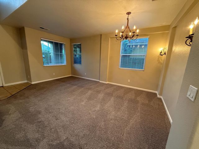 301 Unity Cir, Sacramento, CA 95833