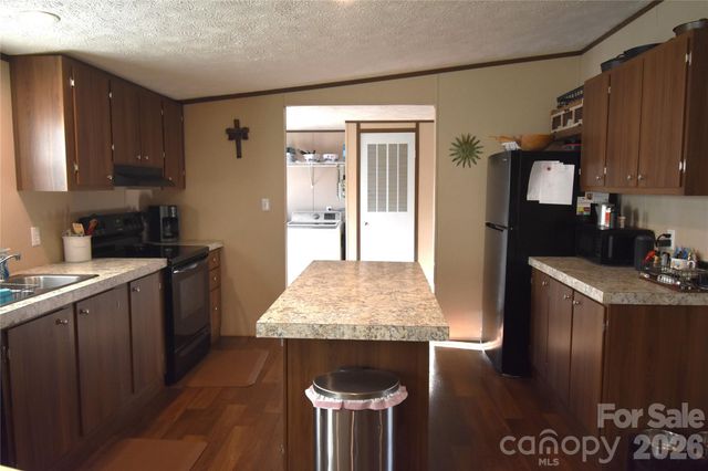 3891 Goshawk Drive, Lenoir, NC 28645