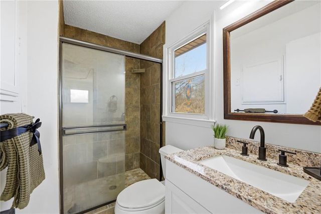 4921 Peck Avenue, Independence, MO 64055