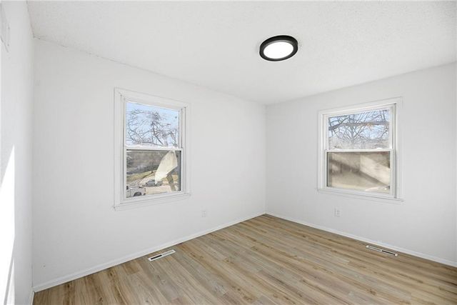 4921 Peck Avenue, Independence, MO 64055