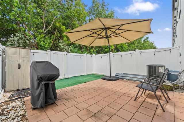 10513 W 32nd Ln, Hialeah, FL 33018