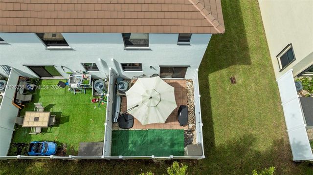 10513 W 32nd Ln, Hialeah, FL 33018