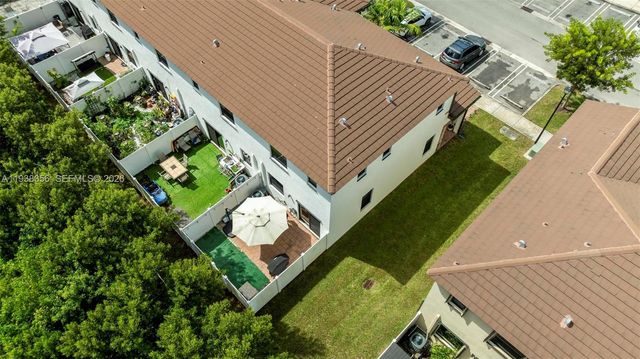 10513 W 32nd Ln, Hialeah, FL 33018