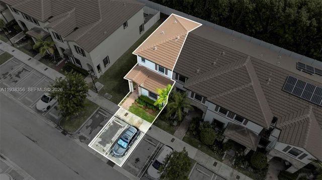 10513 W 32nd Ln, Hialeah, FL 33018