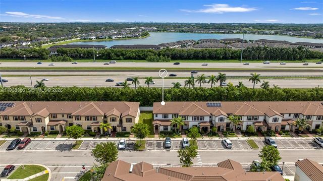 10513 W 32nd Ln, Hialeah, FL 33018