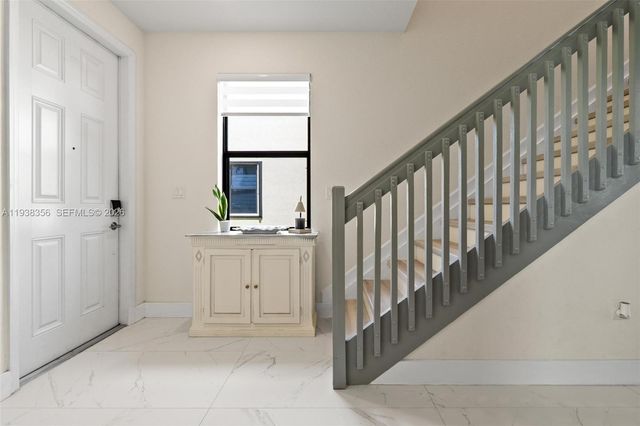 10513 W 32nd Ln, Hialeah, FL 33018