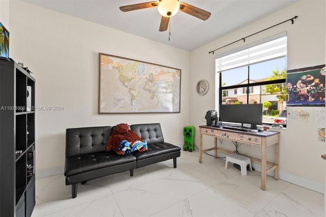 10513 W 32nd Ln, Hialeah, FL 33018