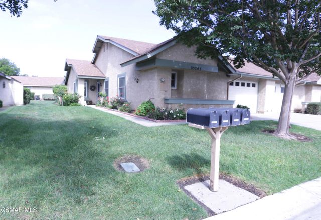 35205 Village 35, Camarillo, CA 93012