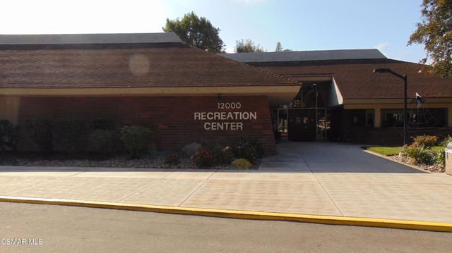 35205 Village 35, Camarillo, CA 93012