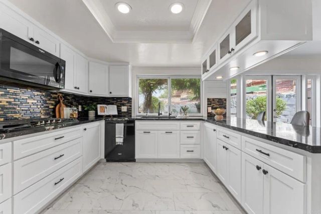939 Chablis Lane, Vista, CA 92083