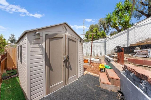 939 Chablis Lane, Vista, CA 92083
