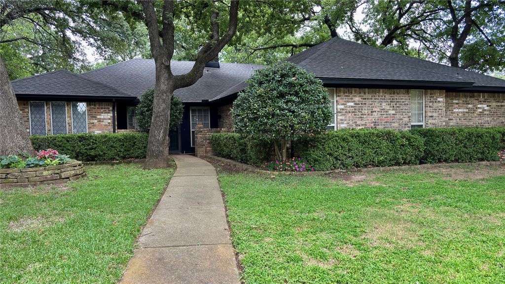 500 Sunlight Court, Arlington, TX 76006 — exterior
