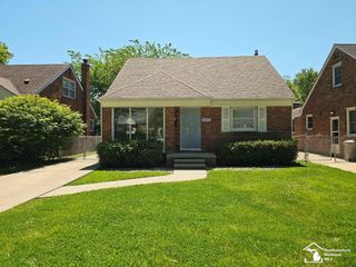 20308 Country Club Drive, Harper Woods, MI 48225