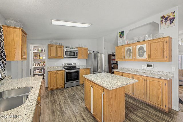 9748 E ESCONDIDO Avenue, Mesa, AZ 85208