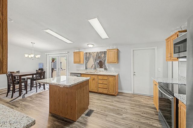 9748 E ESCONDIDO Avenue, Mesa, AZ 85208