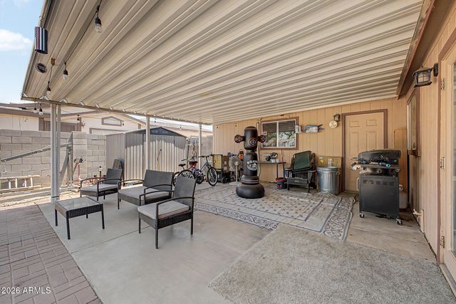 9748 E ESCONDIDO Avenue, Mesa, AZ 85208