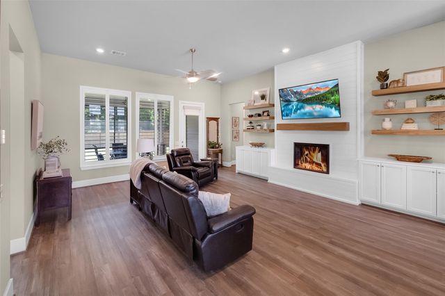 144 Dandelion Way, Montgomery, TX 77316