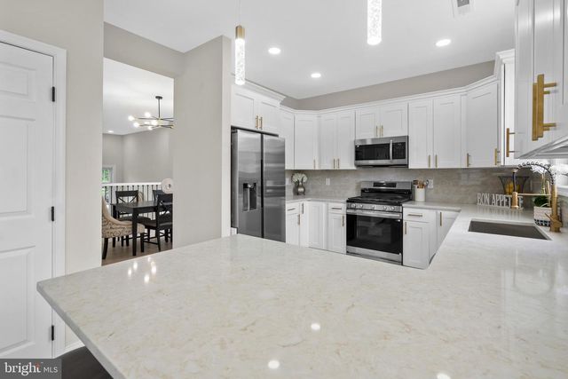 26 SHAWNEE TRL, Burlington, NJ 08016