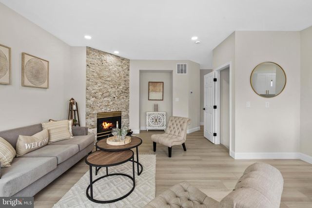 26 SHAWNEE TRL, Burlington, NJ 08016