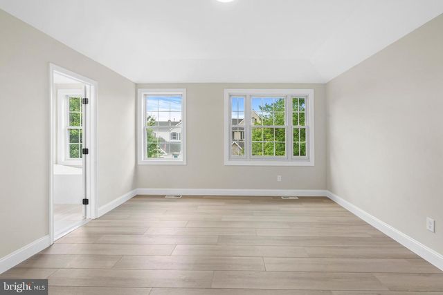 26 SHAWNEE TRL, Burlington, NJ 08016