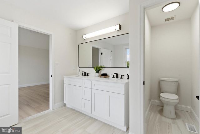26 SHAWNEE TRL, Burlington, NJ 08016