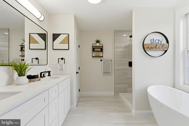 26 SHAWNEE TRL, Burlington, NJ 08016