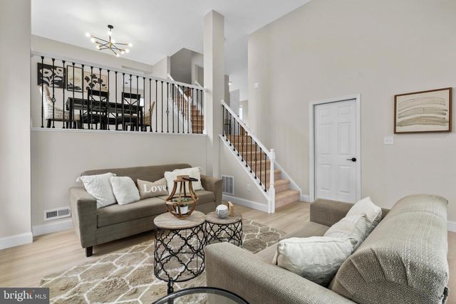 26 SHAWNEE TRL, Burlington, NJ 08016