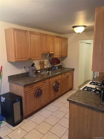 96 Jervis Avenue 96, Farmingdale, NY 11735