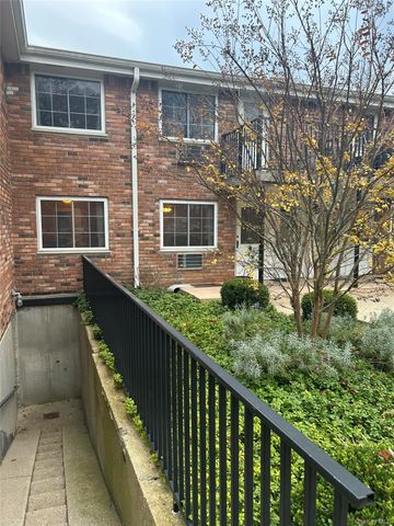 96 Jervis Avenue 96, Farmingdale, NY 11735