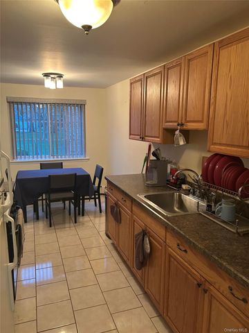 96 Jervis Avenue 96, Farmingdale, NY 11735