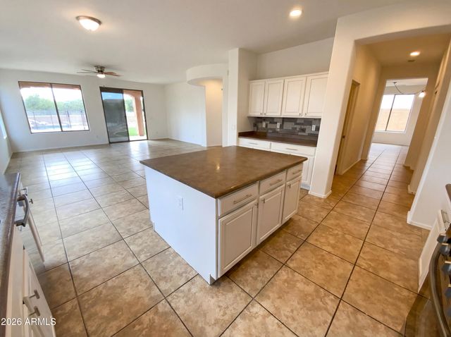 18133 W GOLDEN Lane, Waddell, AZ 85355