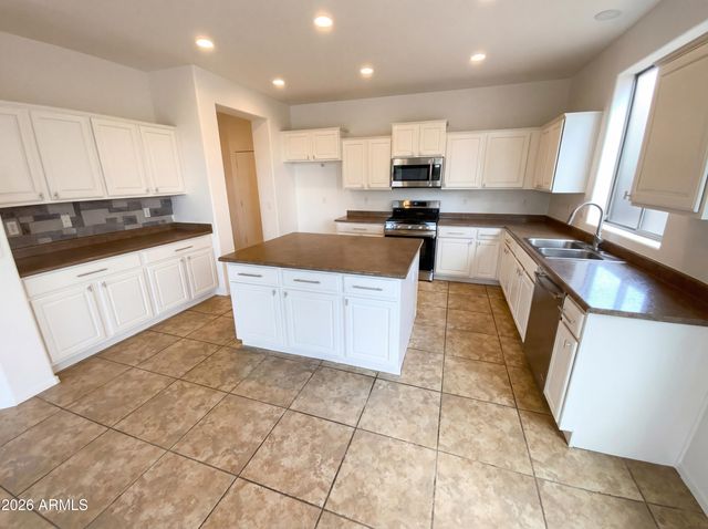 18133 W GOLDEN Lane, Waddell, AZ 85355