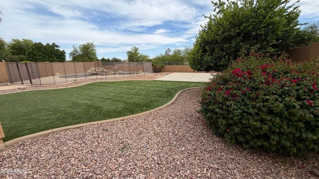 18133 W GOLDEN Lane, Waddell, AZ 85355