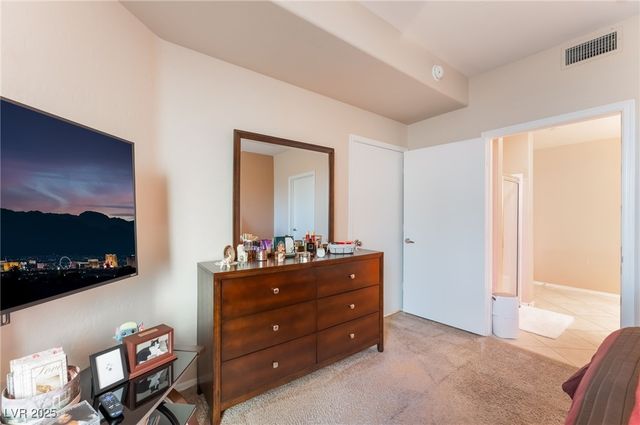 6770 Caporetto Lane 102, North Las Vegas, NV 89084