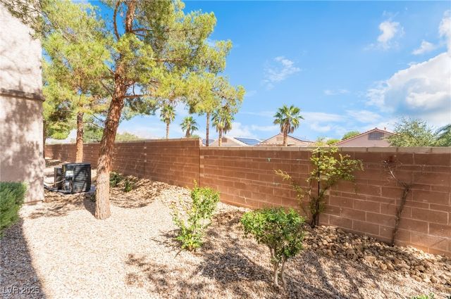 6770 Caporetto Lane 102, North Las Vegas, NV 89084